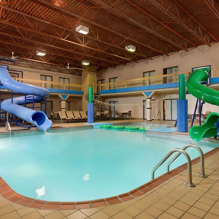 מלון Ramada By Wyndham פארגו מראה חיצוני תמונה
